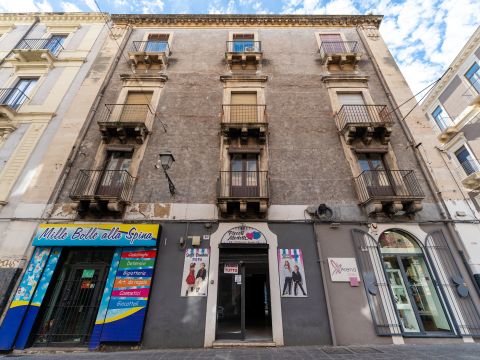 Via Giuseppe Garibaldi, 161 - Catania