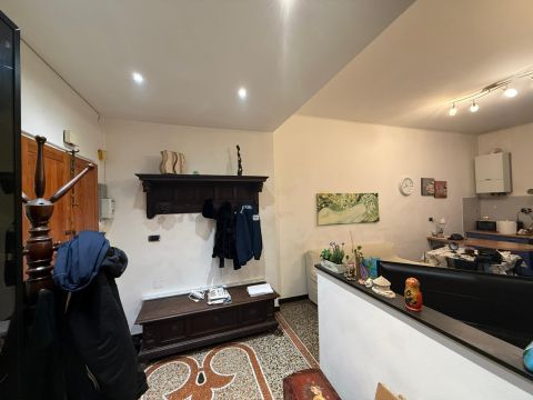 Via Piacenza, 11 - Genova