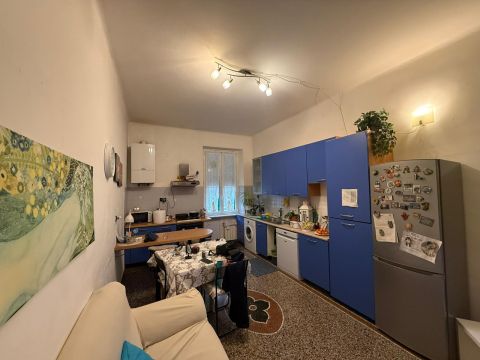 Via Piacenza, 11 - Genova