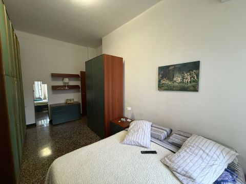 Via Piacenza, 11 - Genova