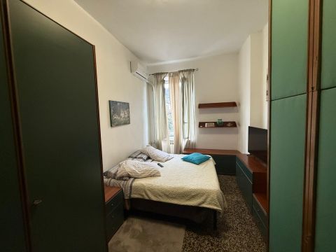 Via Piacenza, 11 - Genova