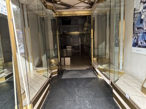 Via Appia Nuova, 109 - Roma