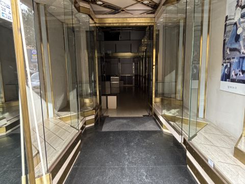 Via Appia Nuova, 109 - Roma