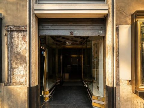 Via Appia Nuova, 109 - Roma