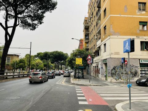 Via Ruggero D'Altavilla, 35 - Roma