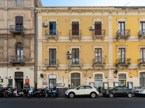 Via Vittorio Emanuele Orlando, 32 - Catania