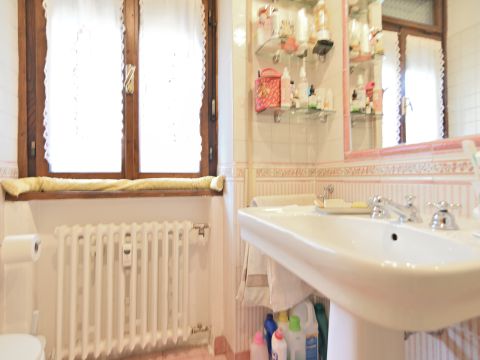 Via Poggio Moiano, 51 - Roma