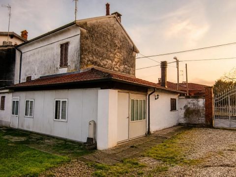 Via Vignale, 6 - Frascarolo