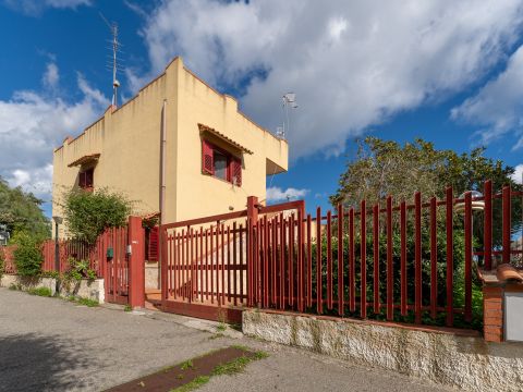 Via Vampolieri, 34 - Aci Catena