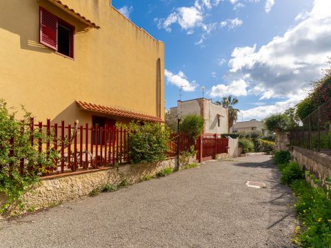 Via Vampolieri, 34 - Aci Catena