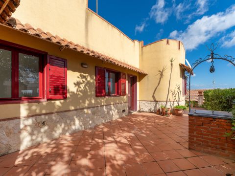 Via Vampolieri, 34 - Aci Catena