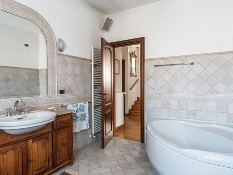 Via Don Minzoni, 8 - Mede