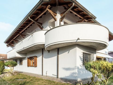 Via Don Minzoni, 8 - Mede