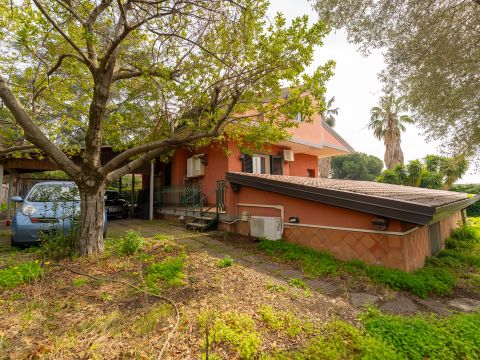 Via Pietro Maroncelli, 8 - Trecastagni