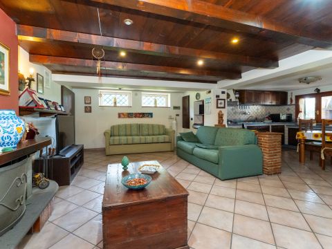 Via Pietro Maroncelli, 8 - Trecastagni