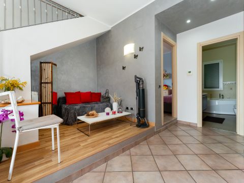 Via Pietro Maroncelli, 8 - Trecastagni