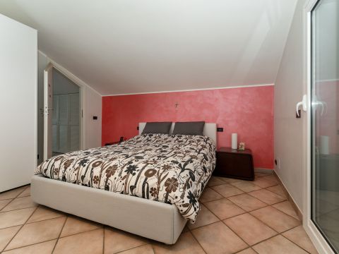 Via Pietro Maroncelli, 8 - Trecastagni