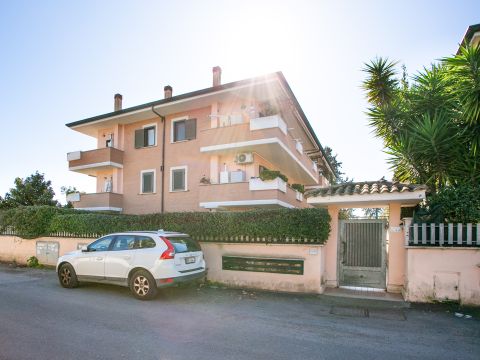 Via Lino Liviabella, 99 - Roma