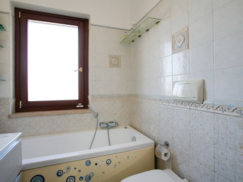 Via Lino Liviabella, 99 - Roma