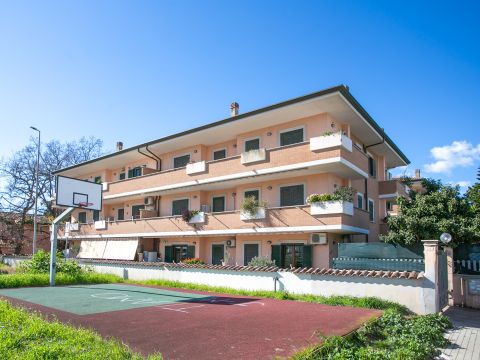 Via Lino Liviabella, 99 - Roma