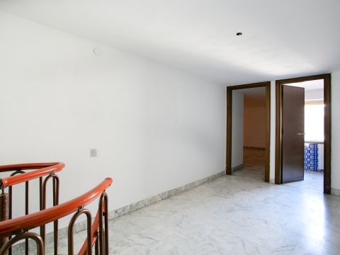 Via di Torre Rossa, 35 - Roma