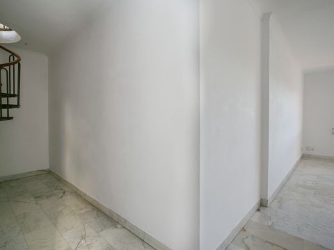 Via di Torre Rossa, 35 - Roma