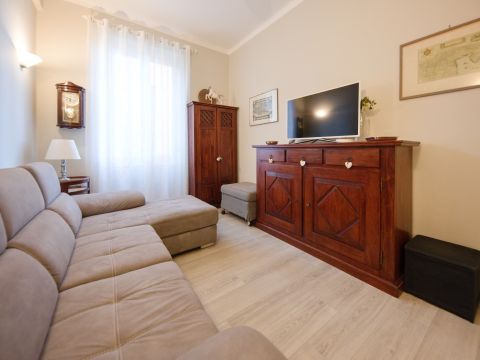 Via Gian Battista Monti, 36 - Genova