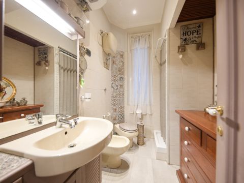 Via Gian Battista Monti, 36 - Genova