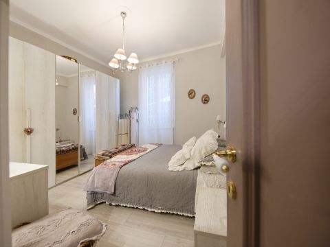 Via Gian Battista Monti, 36 - Genova