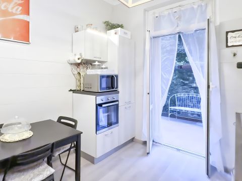 Via Gian Battista Monti, 36 - Genova