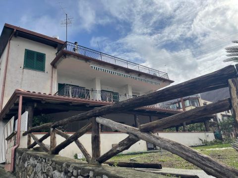 Via Mutulano, 20 - Lettere