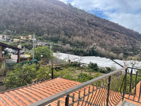 Via Mutulano, 20 - Lettere