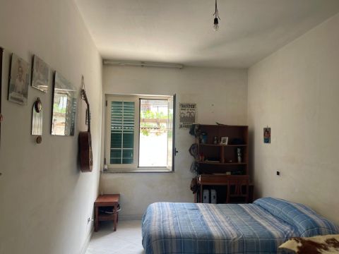 Via Mutulano, 20 - Lettere