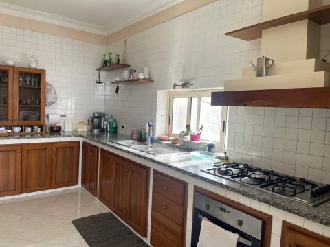 Via Mutulano, 20 - Lettere