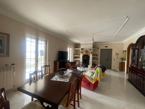 Via Mutulano, 20 - Lettere