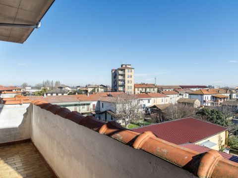 Via XXV Aprile, 32 - Mede