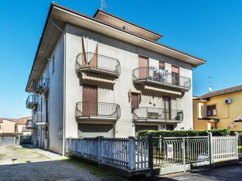 Via XXV Aprile, 32 - Mede