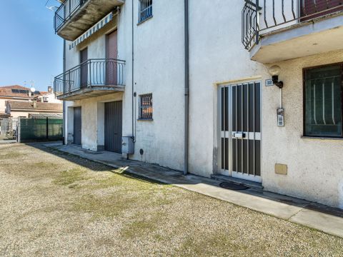 Via XXV Aprile, 32 - Mede