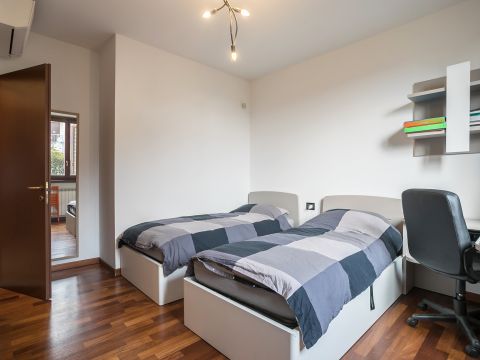 Via Sandro Pertini, 22 - Treviolo