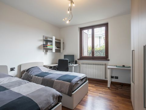 Via Sandro Pertini, 22 - Treviolo