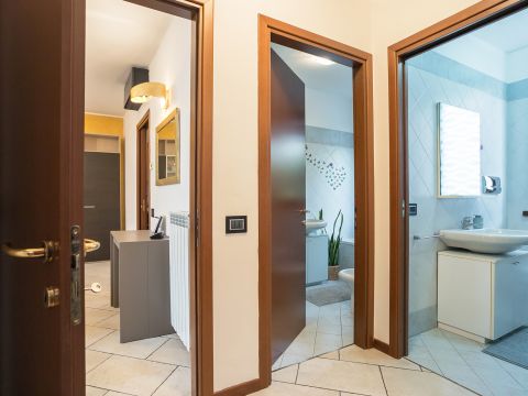 Via Sandro Pertini, 22 - Treviolo