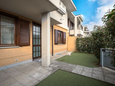 Via Sandro Pertini, 22 - Treviolo