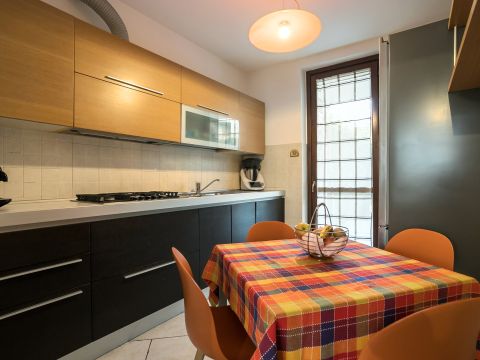 Via Sandro Pertini, 22 - Treviolo