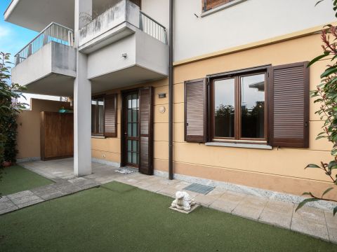 Via Sandro Pertini, 22 - Treviolo