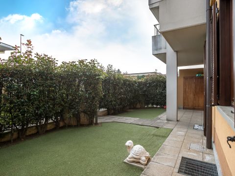 Via Sandro Pertini, 22 - Treviolo