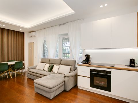 Via di Torre Rossa, 35 - Roma