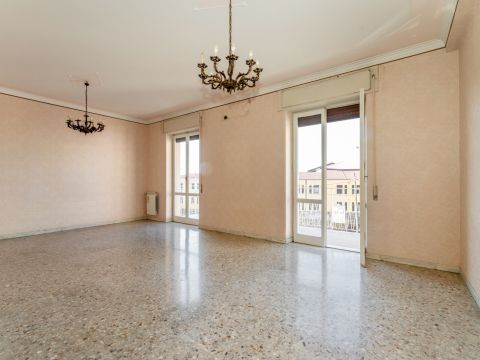 Via Vittorio Emanuele da Bormida, 45 - Catania