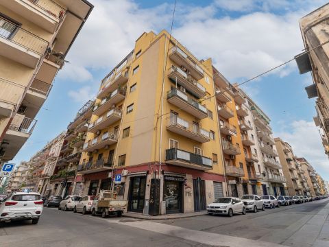Via Vittorio Emanuele Orlando, 182 - Catania