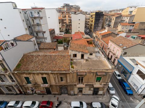 Via Vittorio Emanuele Orlando, 182 - Catania