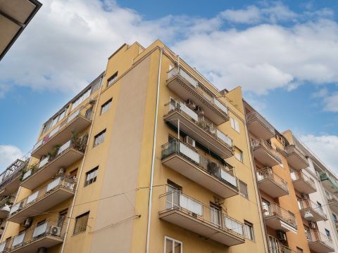 Via Vittorio Emanuele Orlando, 182 - Catania